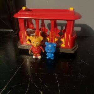Daniel Tiger Mr. Roger’s Neighborhood Trolley & Figures Pull & Go PBS Kids